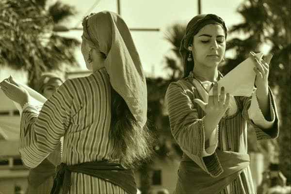 Radio Art - Traditional